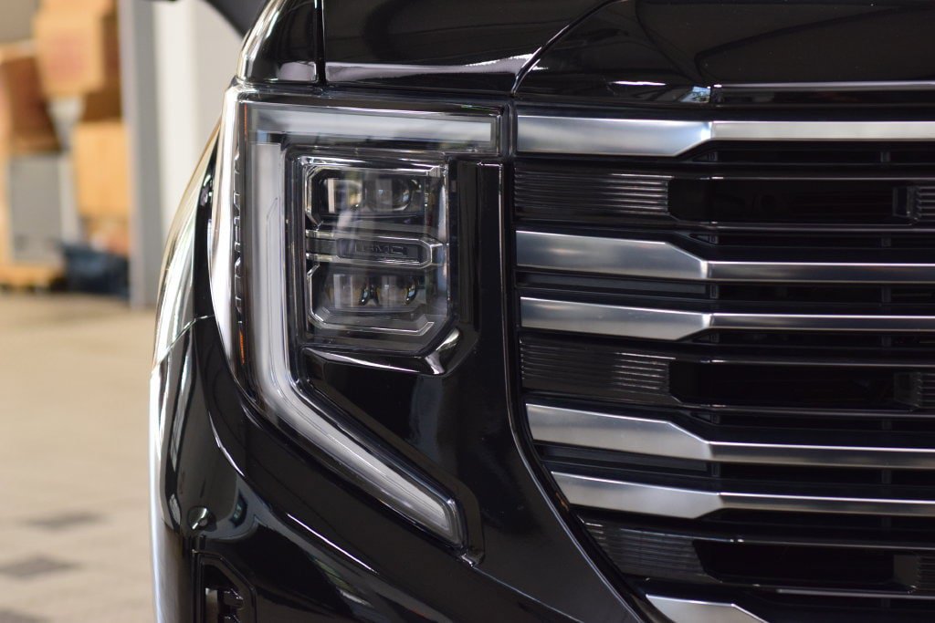 Used 2025 GMC Sierra 1500 AT4 w/ AT4 Premium Package AWD/4WD image 12