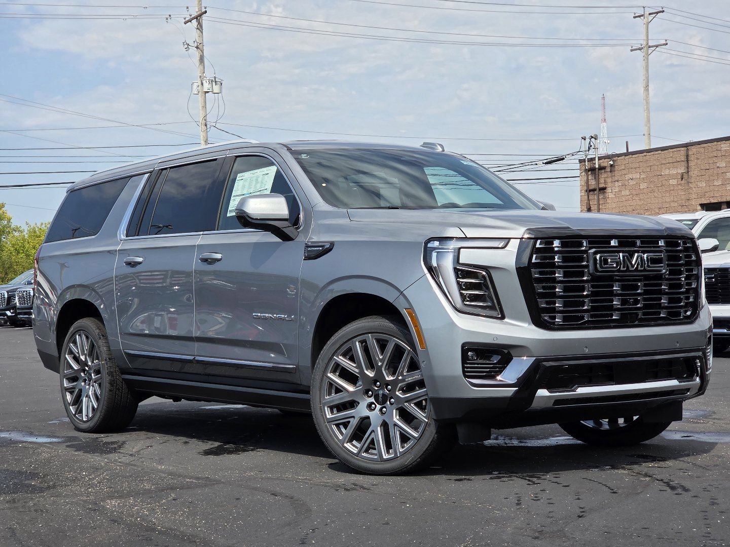 New 2026 GMC Yukon XL Denali Ultimate w/ LPO, Floor Liner Package AWD/4WD image 3