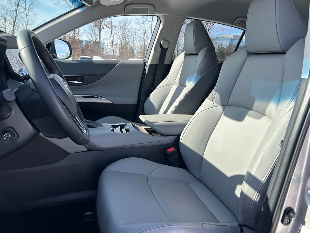 Used 2024 Toyota Venza XLE image 22