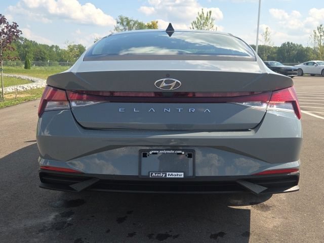 Used 2021 Hyundai Elantra SE FWD image 9