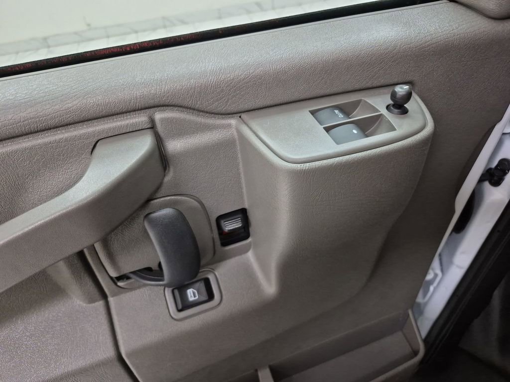 New 2025 GMC Savana 2500 Extended w/ Enhanced Convenience Package image 24