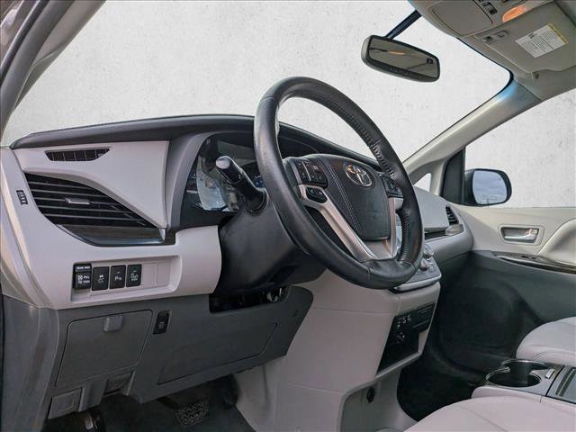 Used 2015 Toyota Sienna XLE image 10