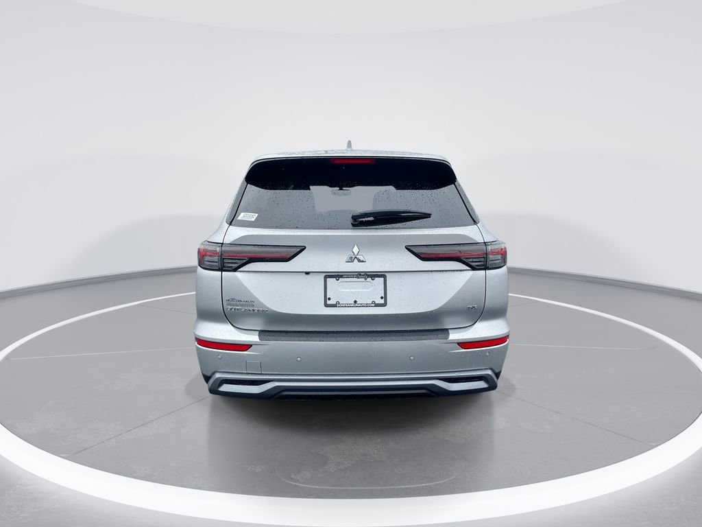 Used 2025 Mitsubishi Outlander SE FWD image 7