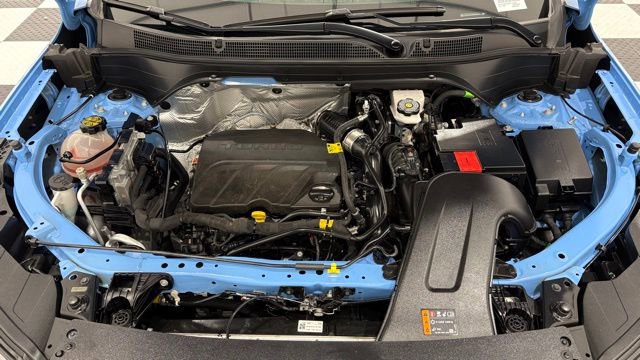 Used 2024 Chevrolet Trax RS w/ Sunroof Package FWD image 8