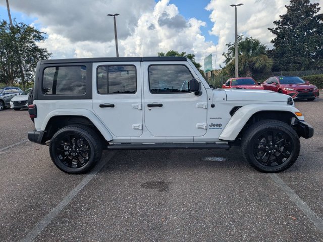 Used 2023 Jeep Wrangler Unlimited Sahara AWD/4WD image 3