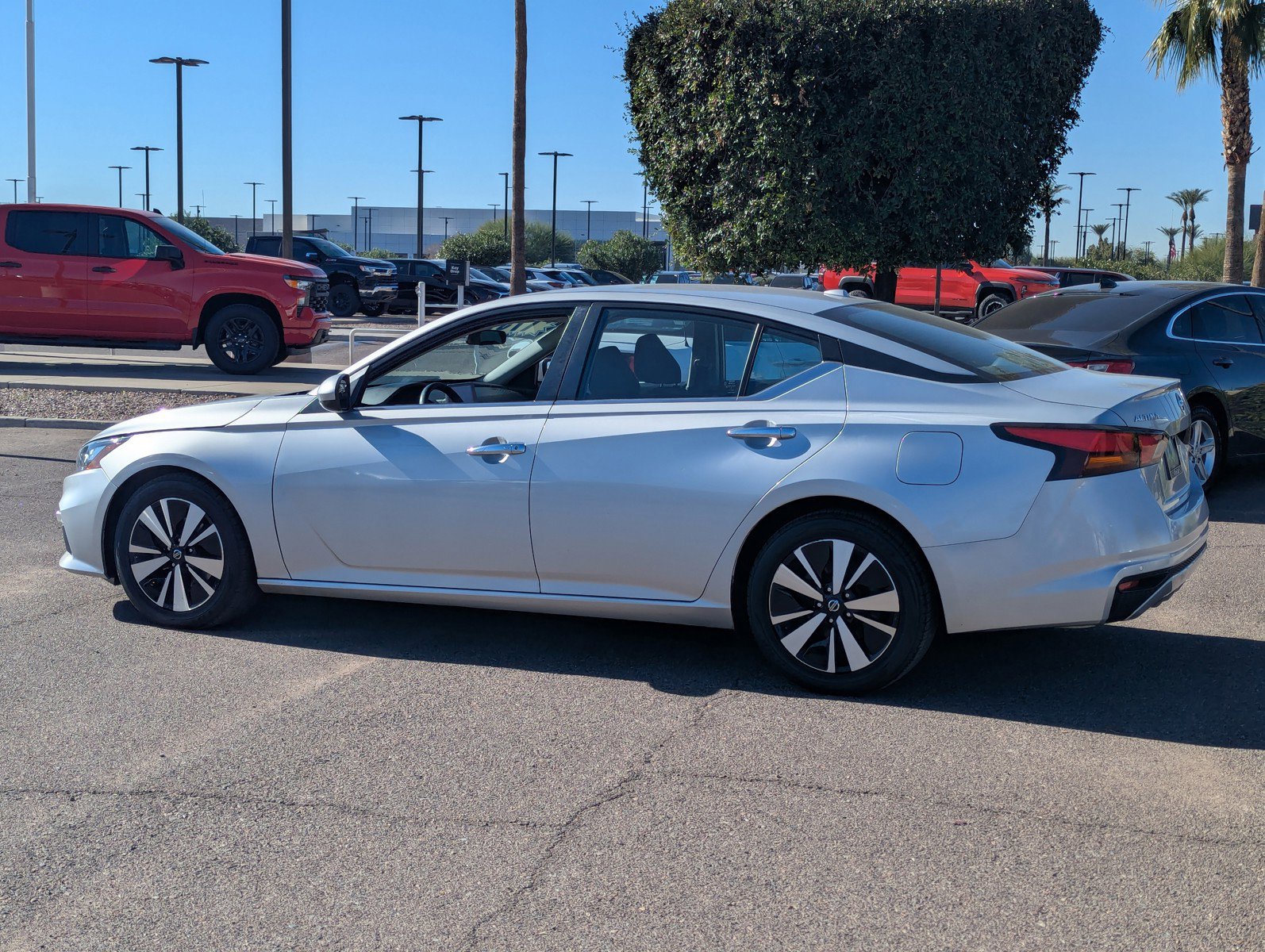 Used 2022 Nissan Altima 2.5 SV image 4
