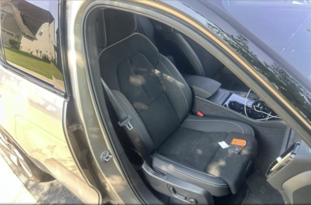 Used 2023 Volvo XC40 Recharge Ultimate w/ Protection Package Premier AWD/4WD image 8