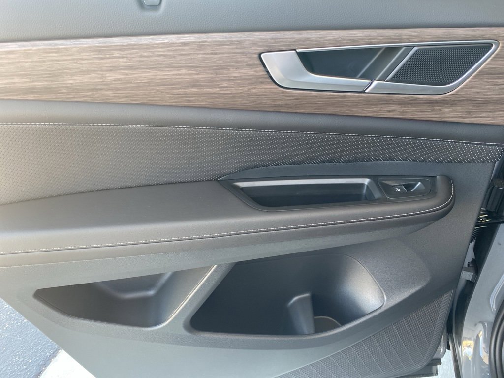 New 2025 Volkswagen Atlas SEL image 28