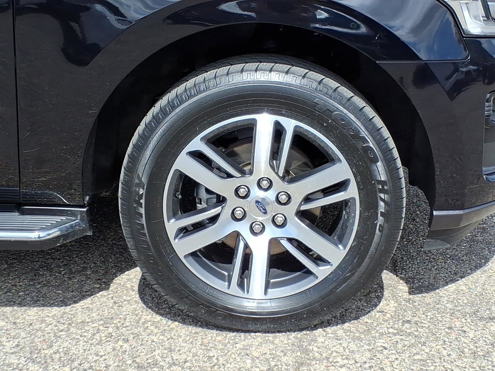 Used 2023 Ford Expedition XLT AWD/4WD image 10