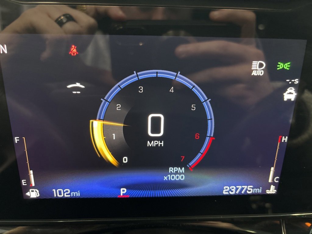 Certified 2025 Chevrolet Trax RS w/ Sunroof Package image 39