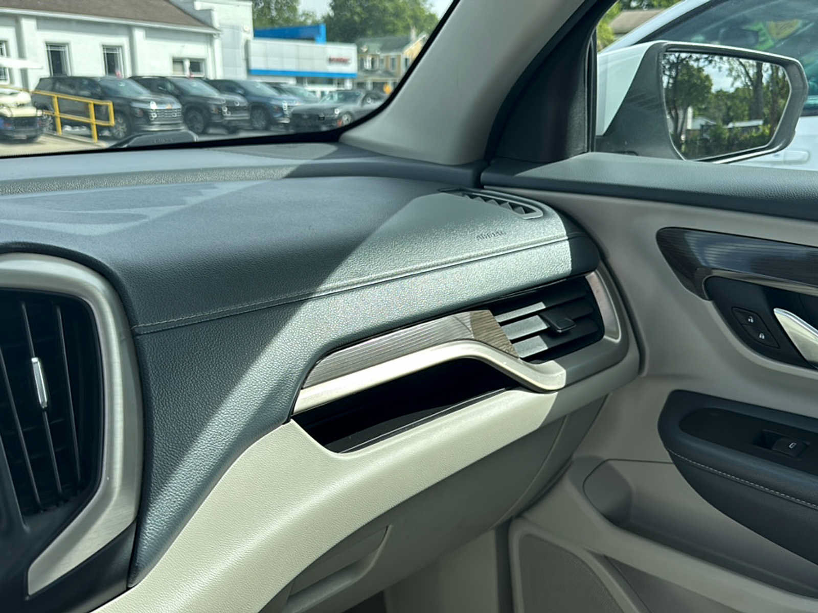 Used 2022 GMC Terrain Denali AWD/4WD image 17