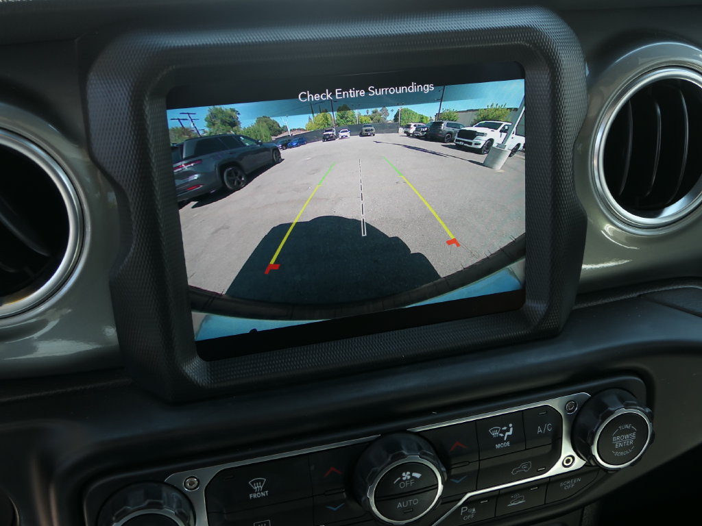 Used 2023 Jeep Wrangler Unlimited Sahara w/ LED Lighting Group AWD/4WD image 19