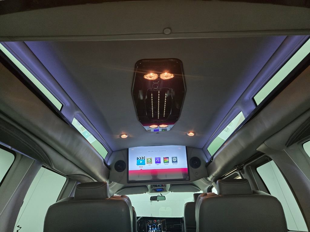 Used 2023 GMC Savana 2500 image 9