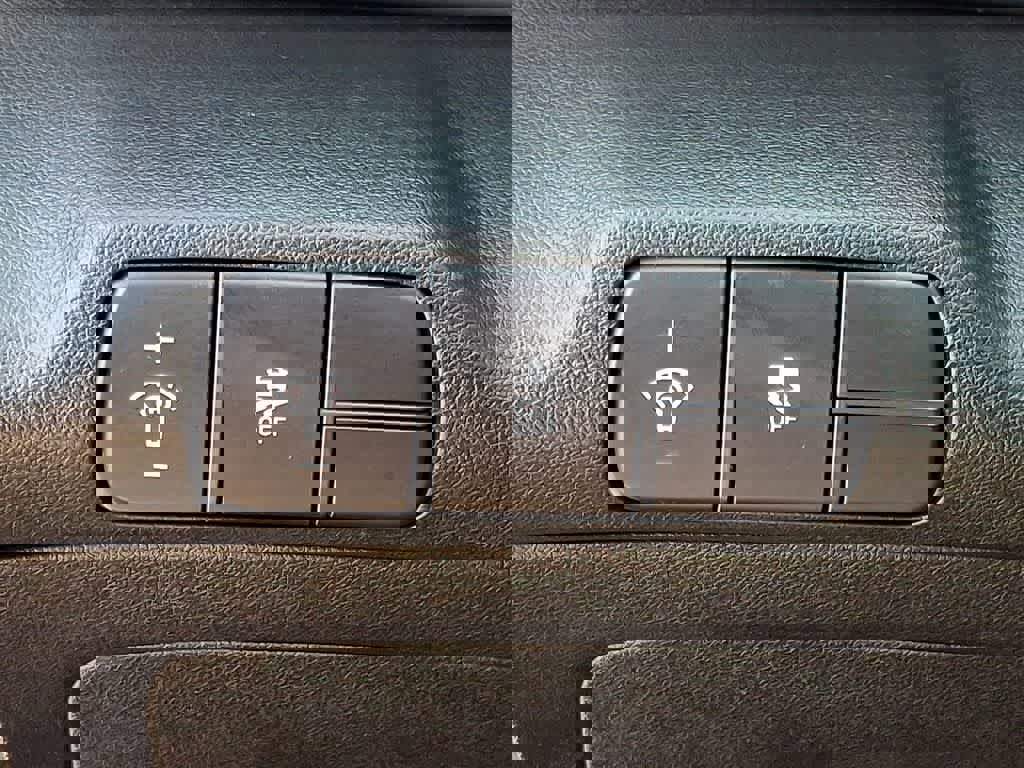 Used 2024 Hyundai Elantra SEL image 23