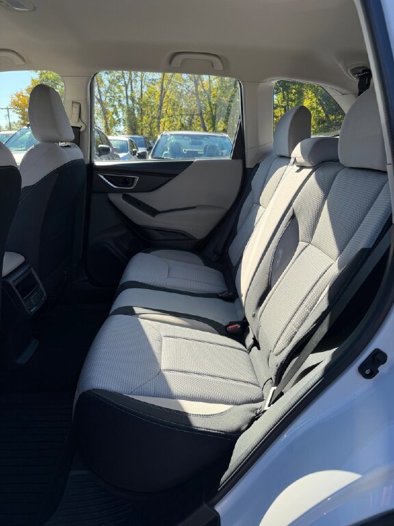 Used 2022 Subaru Forester Base image 15