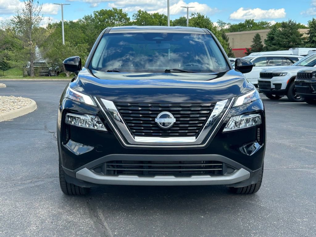 Used 2023 Nissan Rogue SV AWD/4WD image 2