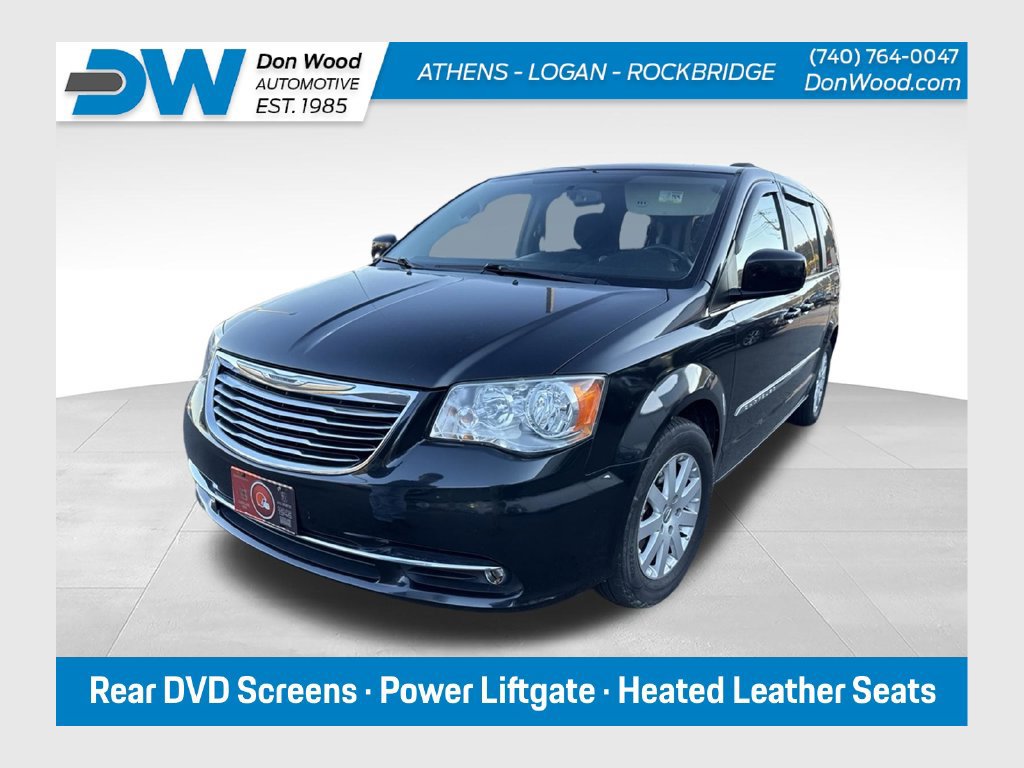 Used 2015 Chrysler Town & Country Touring FWD image 1
