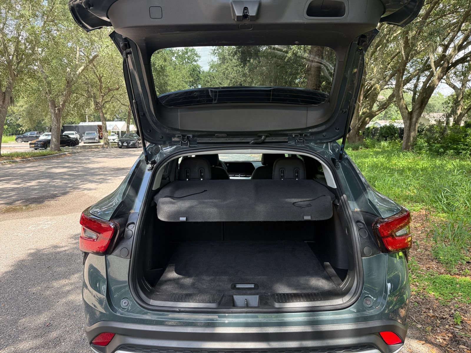 Used 2025 Chevrolet Trax LT FWD image 28