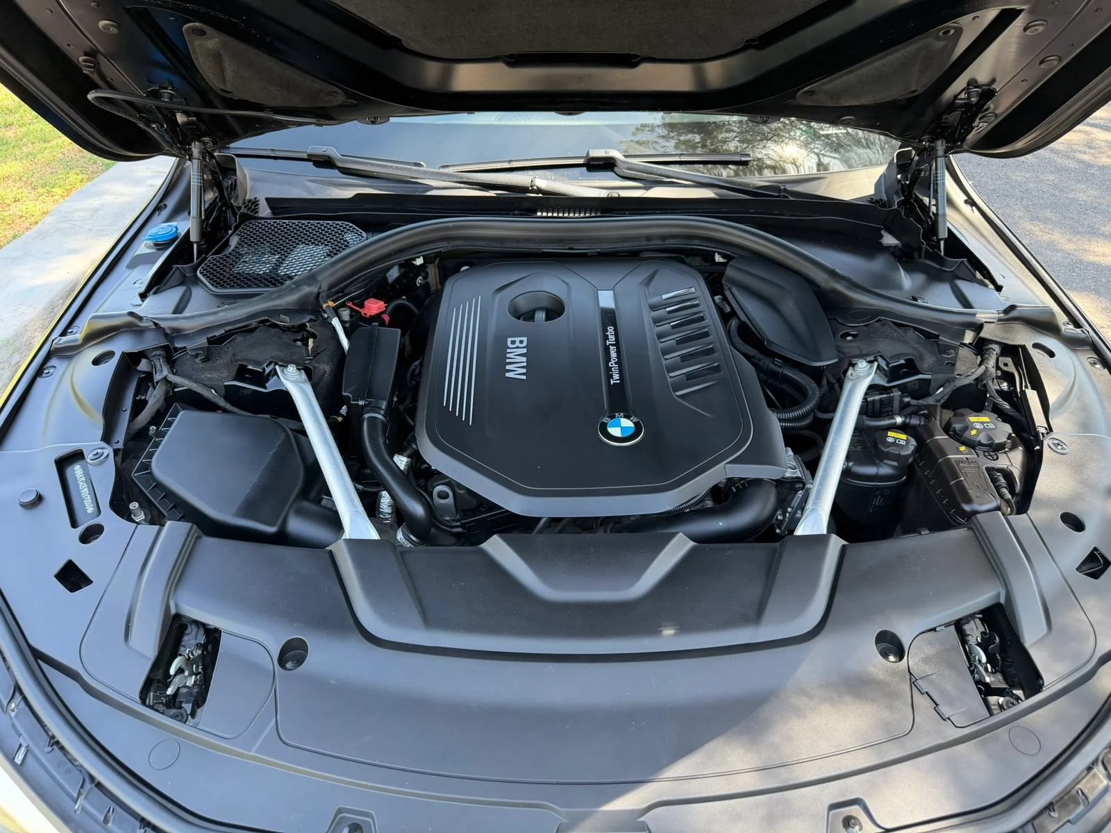 Used 2019 BMW 740i xDrive w/ M Sport Package AWD/4WD image 18