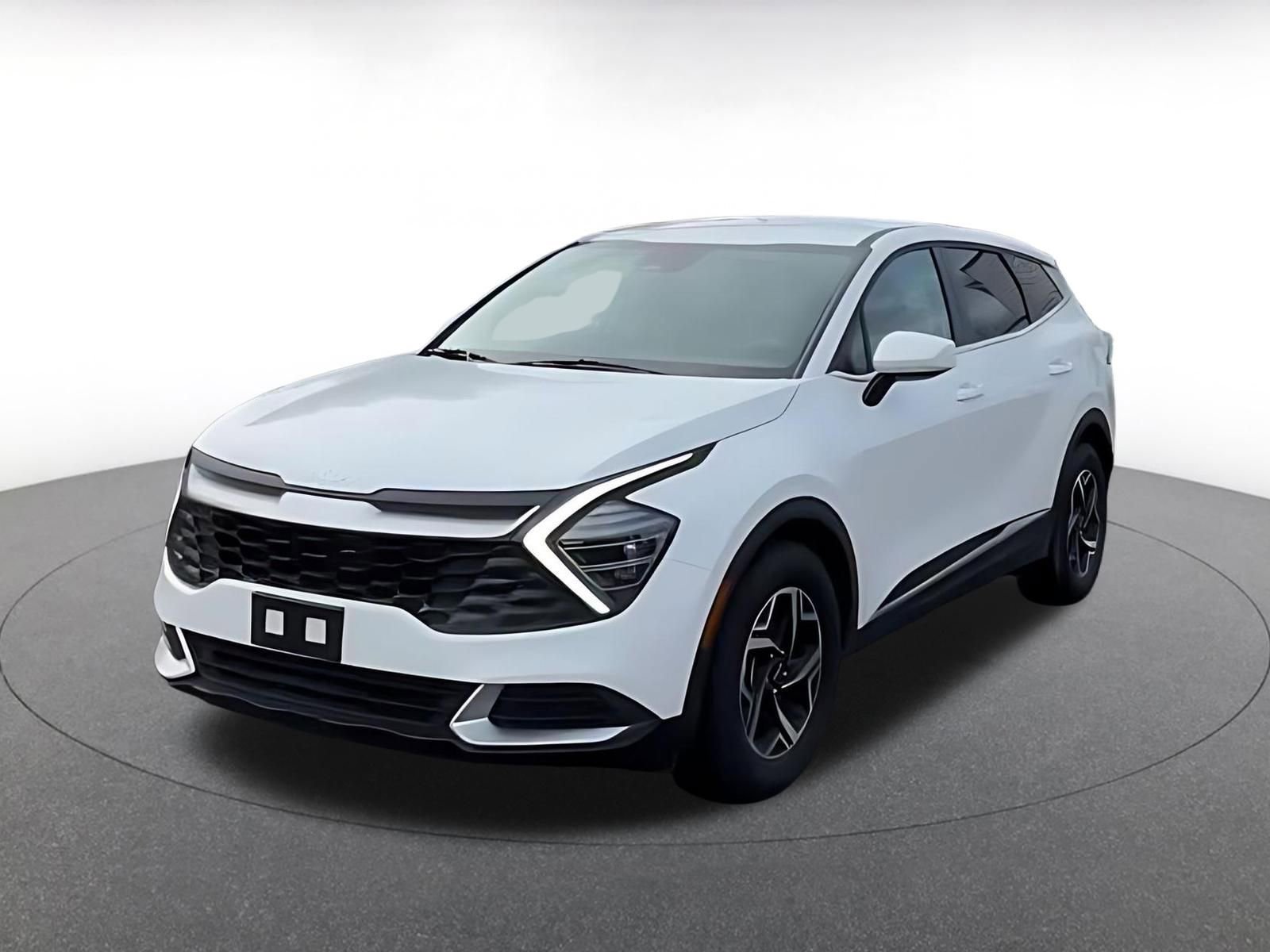 Used 2024 Kia Sportage LX image 7