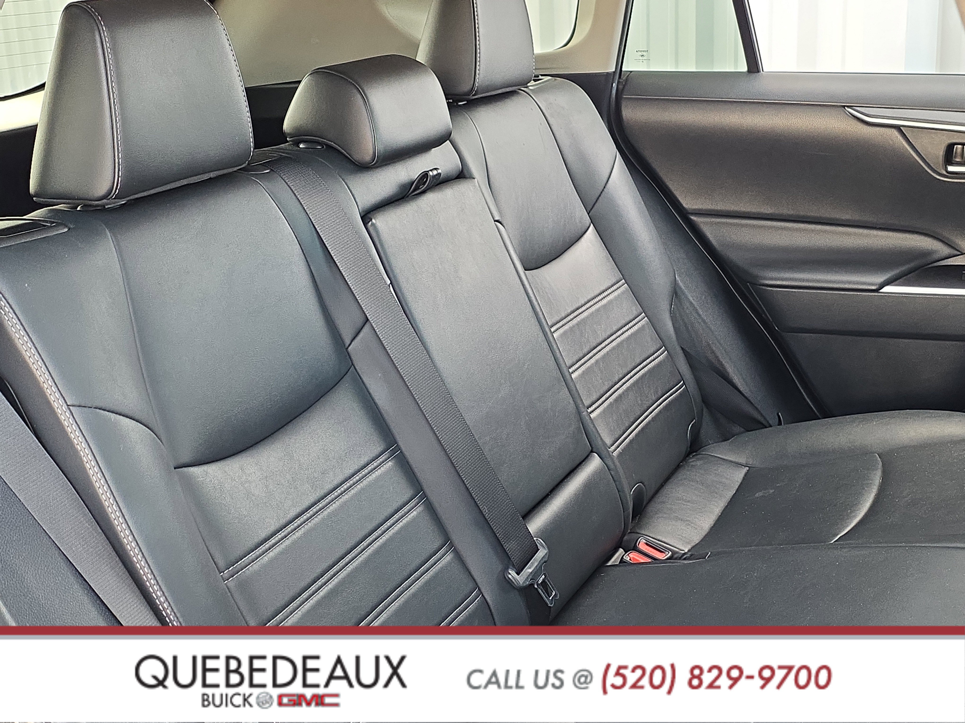 Used 2021 Toyota RAV4 XLE Premium w/ Carpet Mat Package (TMS) FWD image 27