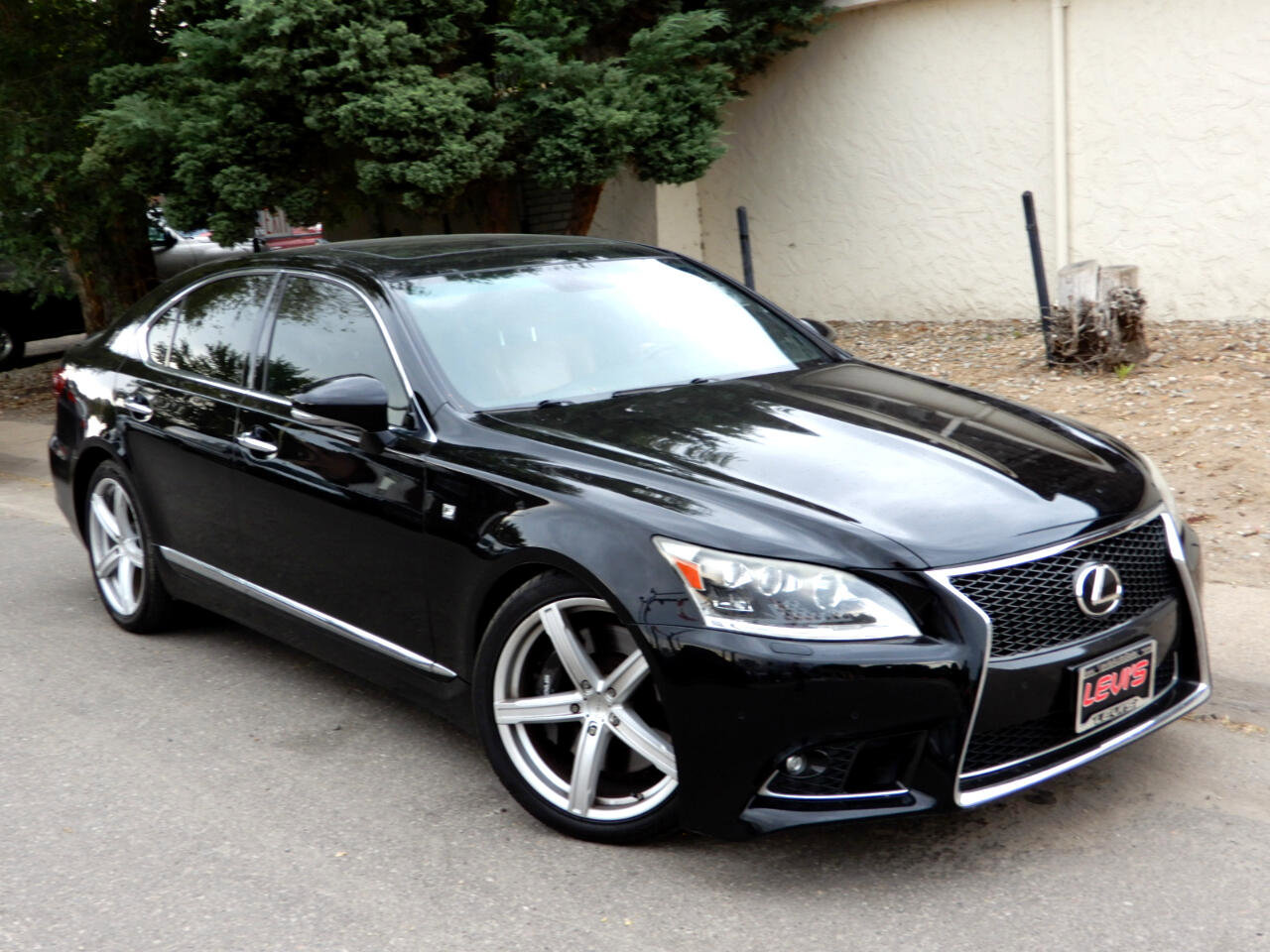 Used 2015 Lexus LS 460 w/ F Sport Package image 3