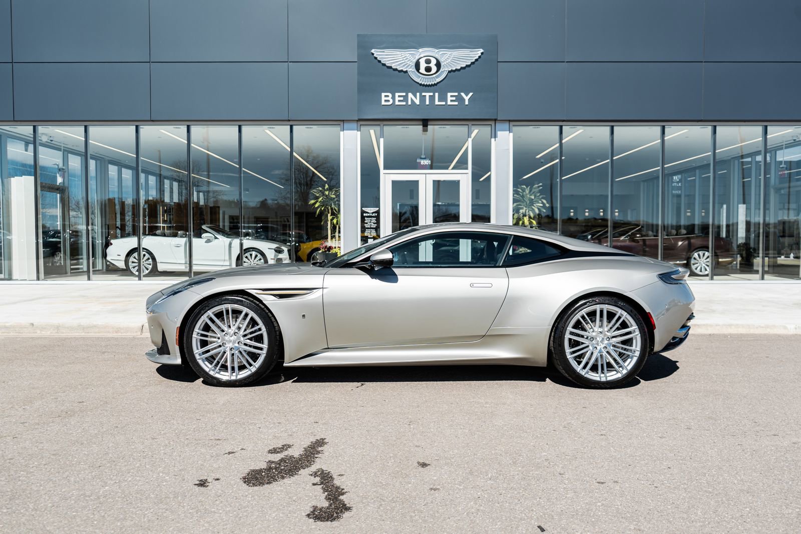 Used 2026 Aston Martin DB12 Coupe image 5