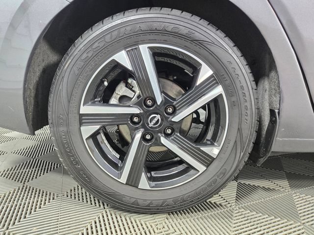 Used 2024 Nissan Sentra SV FWD image 11