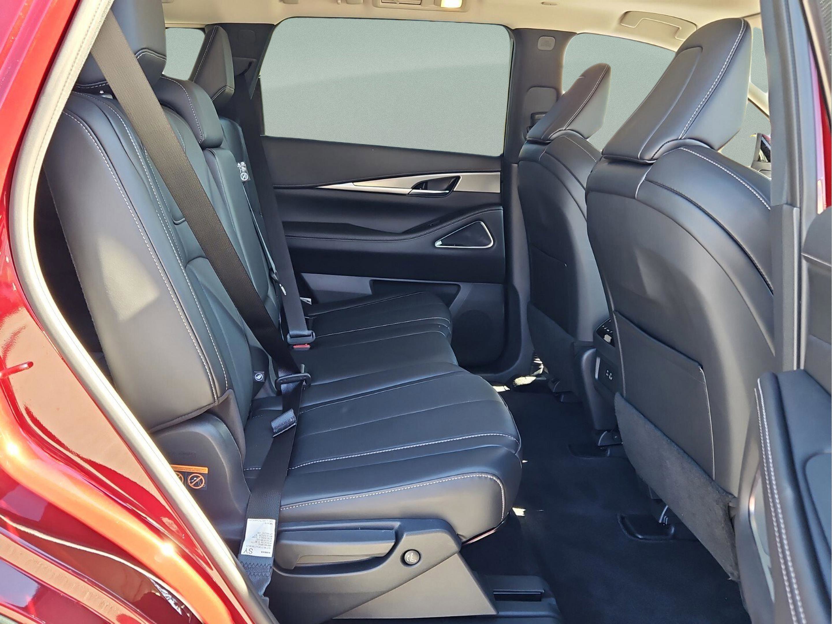 Certified 2025 INFINITI QX60 Luxe w/ Lighting Package (N94) image 11