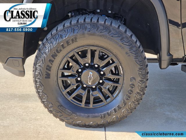 Used 2026 Chevrolet Silverado 2500 ZR2 AWD/4WD image 13
