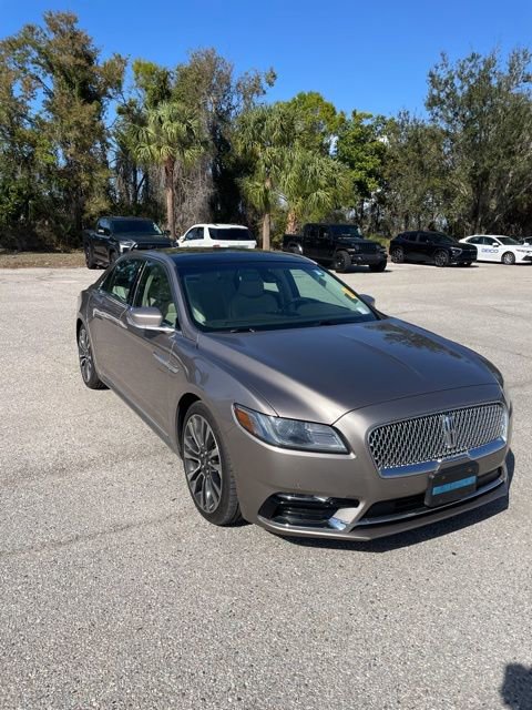 Used 2019 Lincoln Continental Select image 5