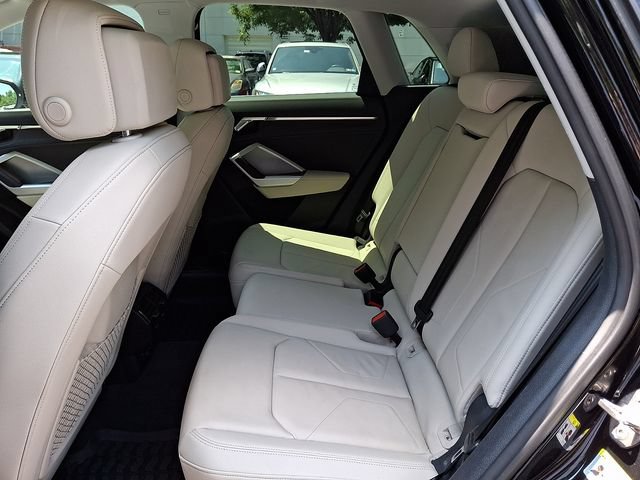 Certified 2023 Audi Q3 2.0T Premium w/ Convenience Package AWD/4WD image 10