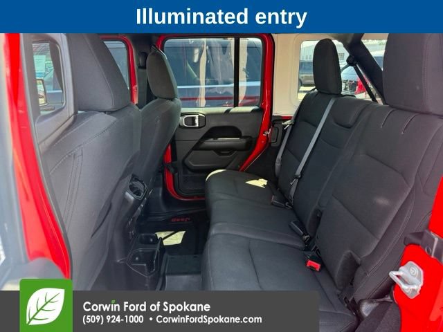Used 2018 Jeep Wrangler Unlimited Sahara w/ Safety Group AWD/4WD image 11