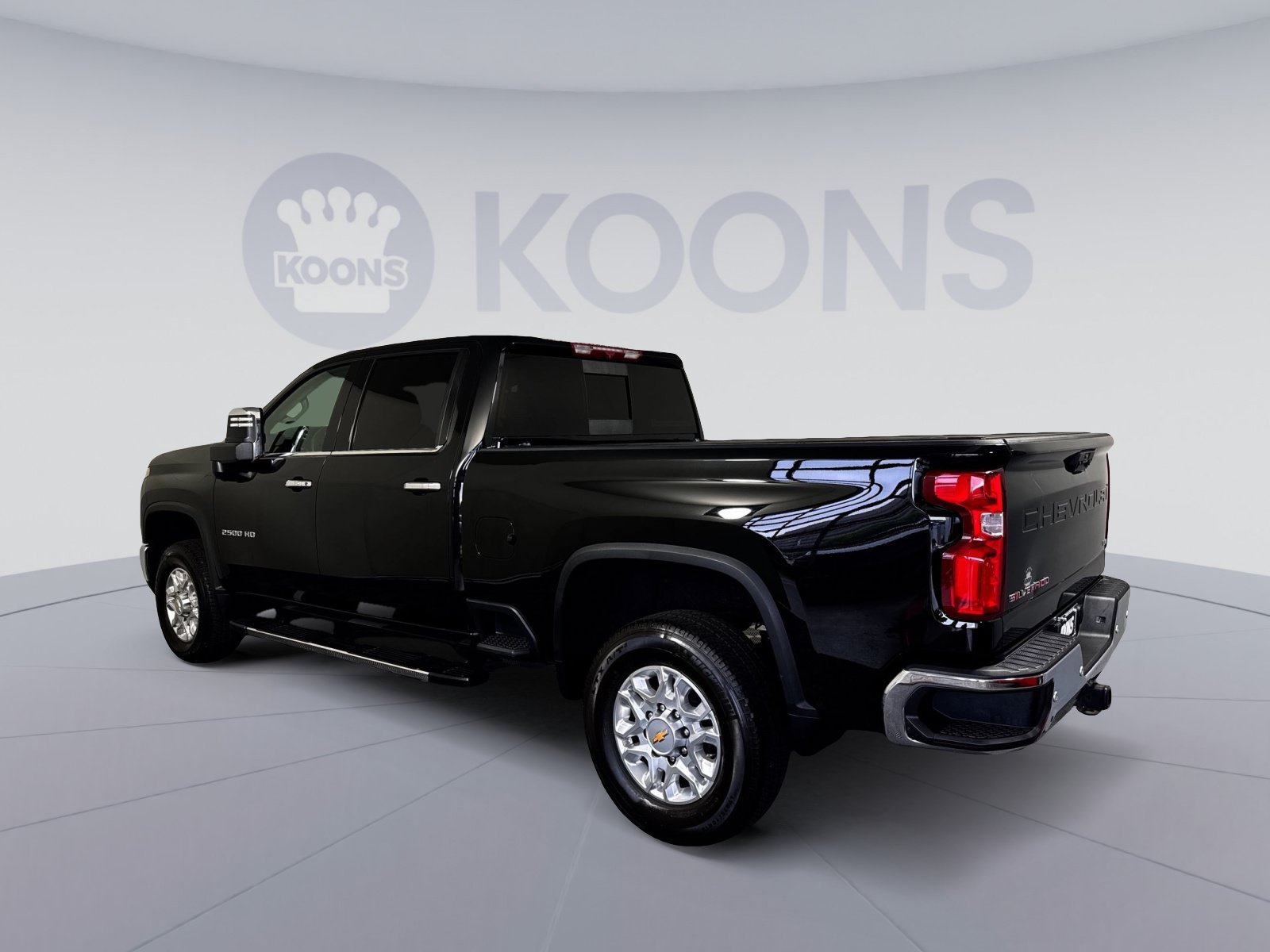 Used 2024 Chevrolet Silverado 2500 LTZ w/ LTZ Convenience Package AWD/4WD image 4