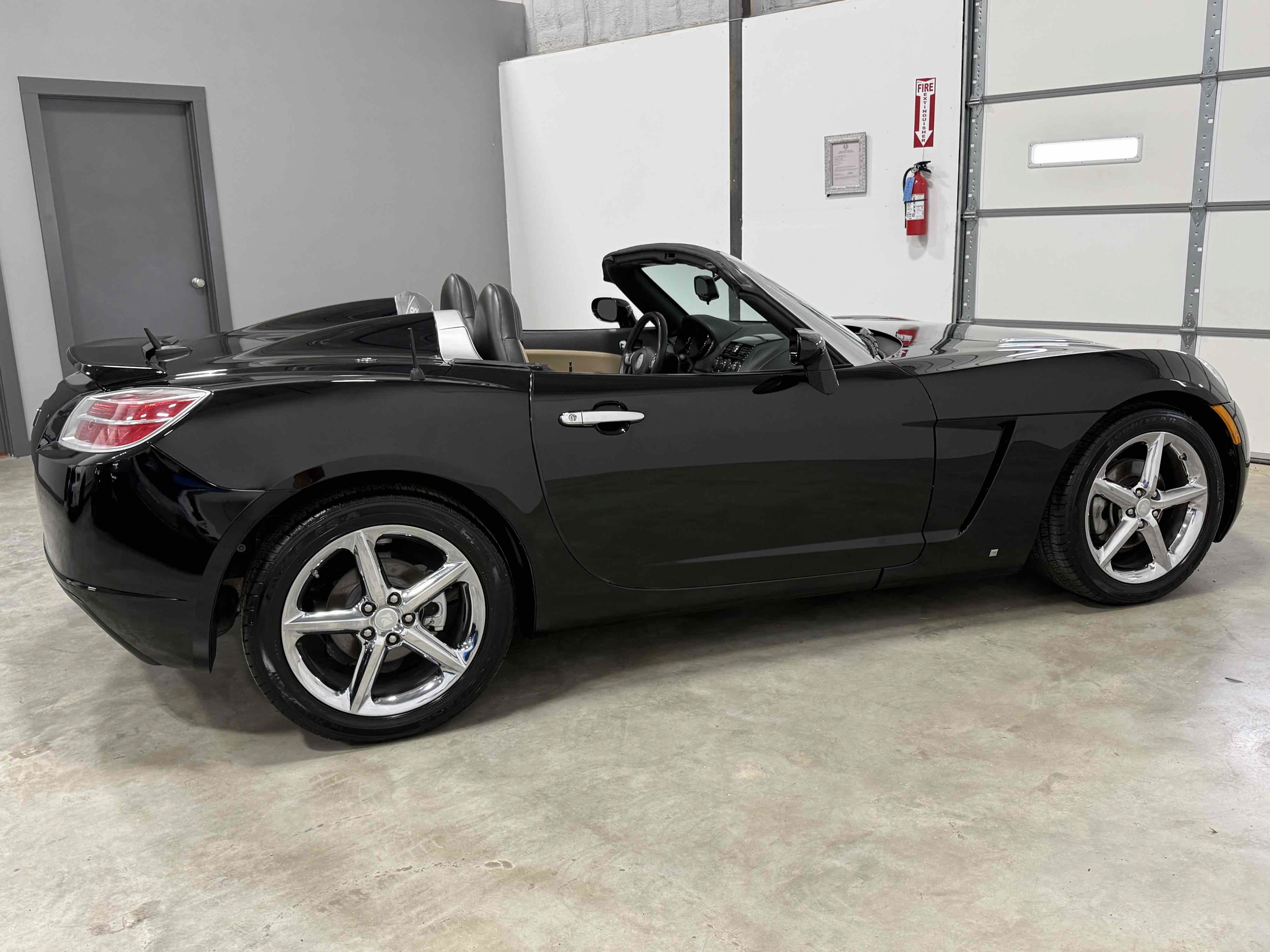 Used 2009 Saturn Sky w/ Premium Trim Package RWD image 50