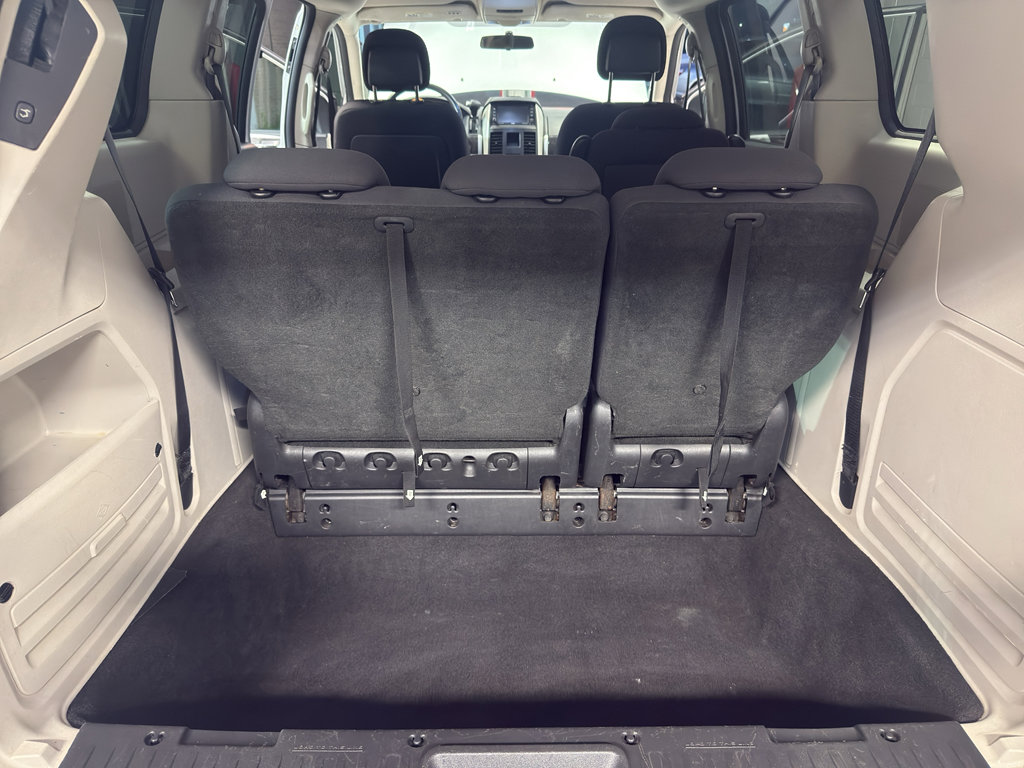 Used 2010 Dodge Grand Caravan Crew w/ Entertainment Group 2 FWD image 28