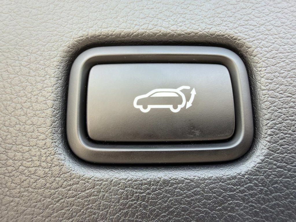 Used 2025 Hyundai Palisade SEL AWD/4WD image 14