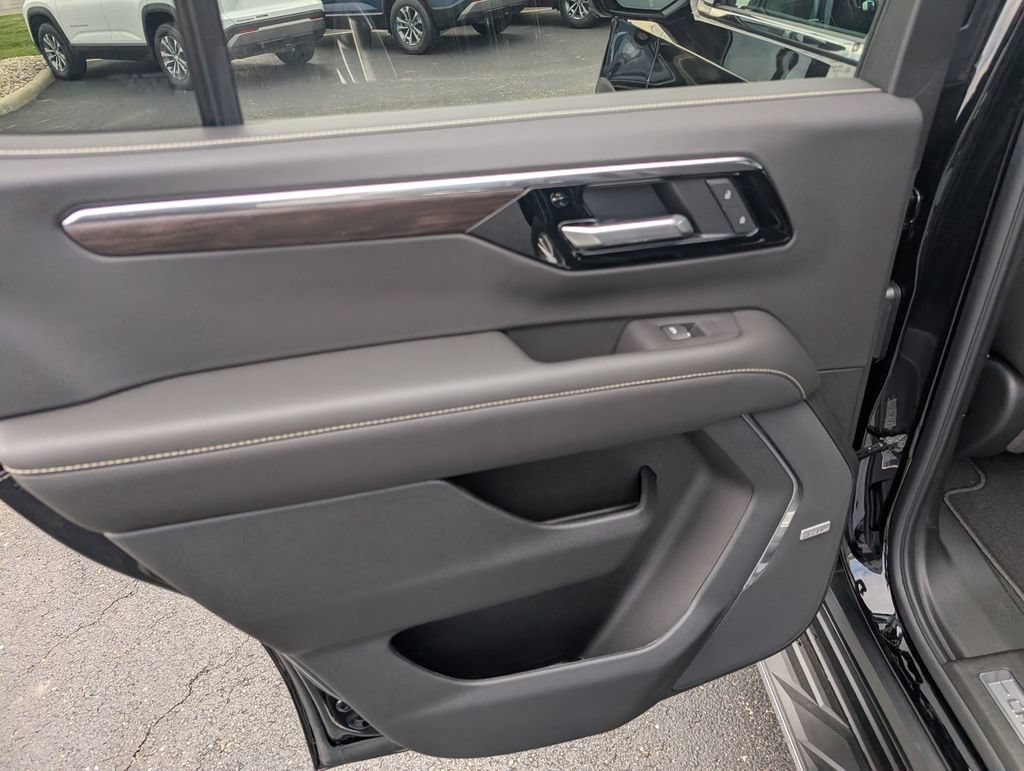 New 2026 Chevrolet Tahoe Premier w/ Sun And Tow Package AWD/4WD image 9
