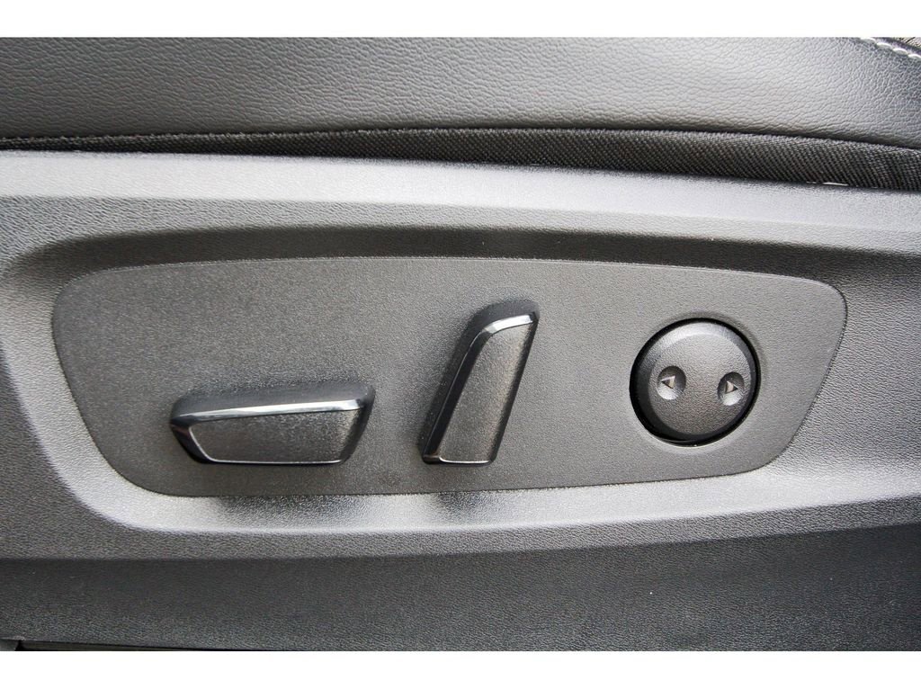 Used 2025 Nissan Pathfinder SL AWD/4WD image 25