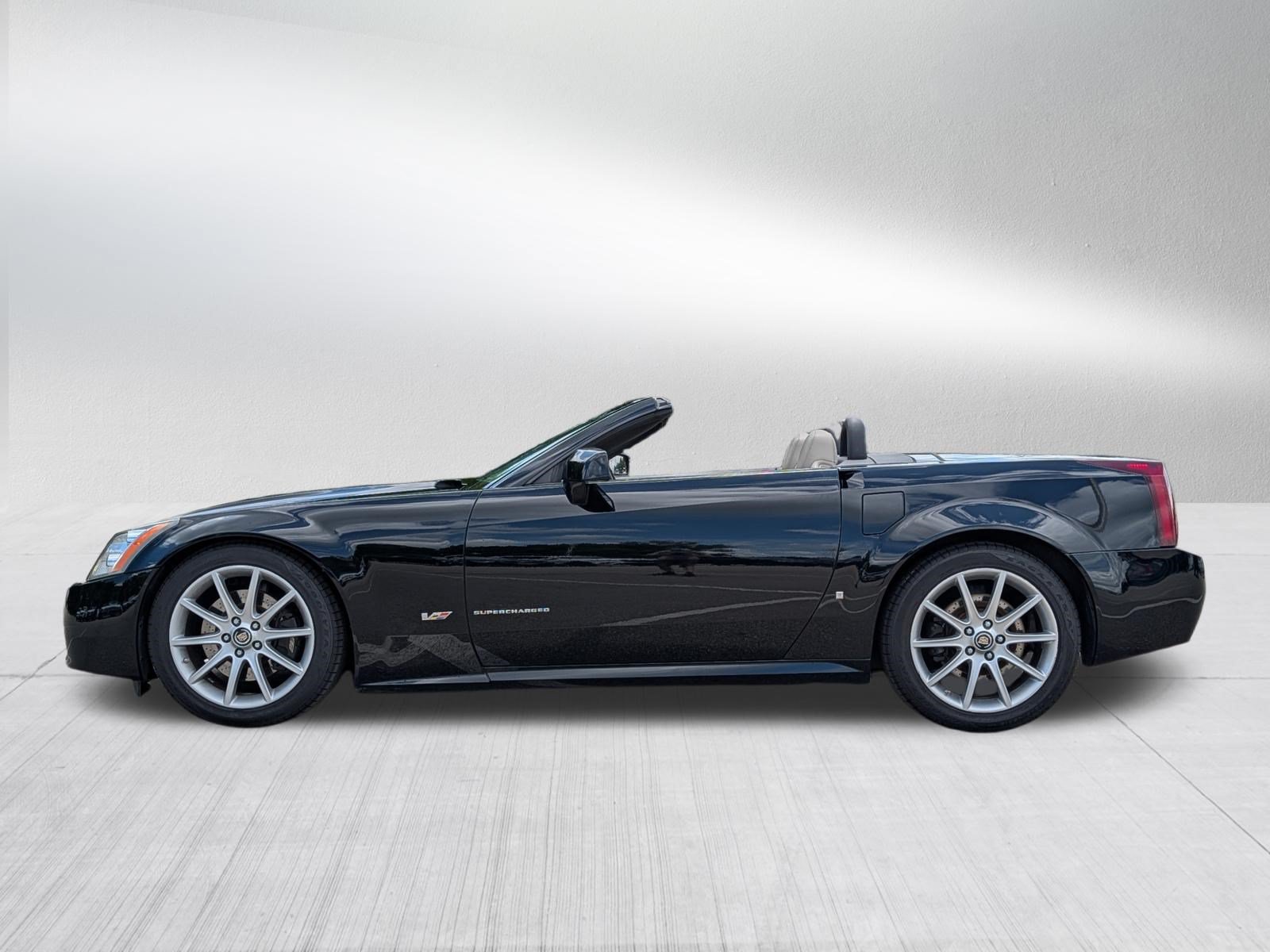 Used 2006 Cadillac XLR V RWD image 4