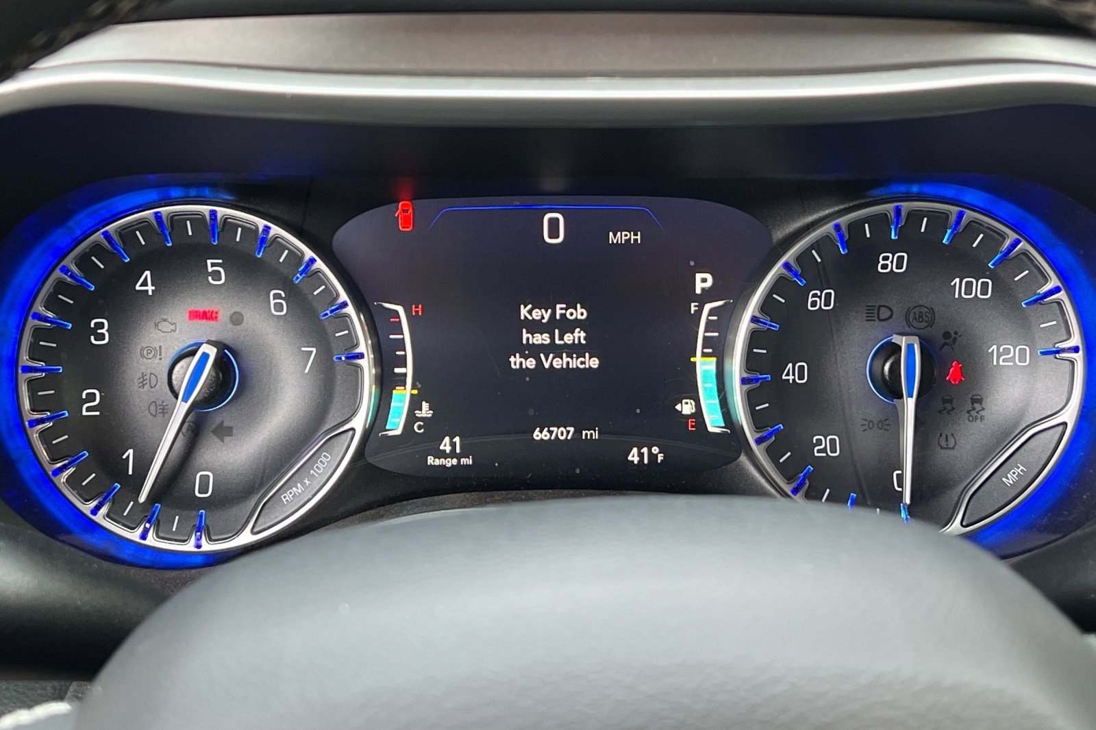 Used 2023 Chrysler Pacifica Touring-L image 35