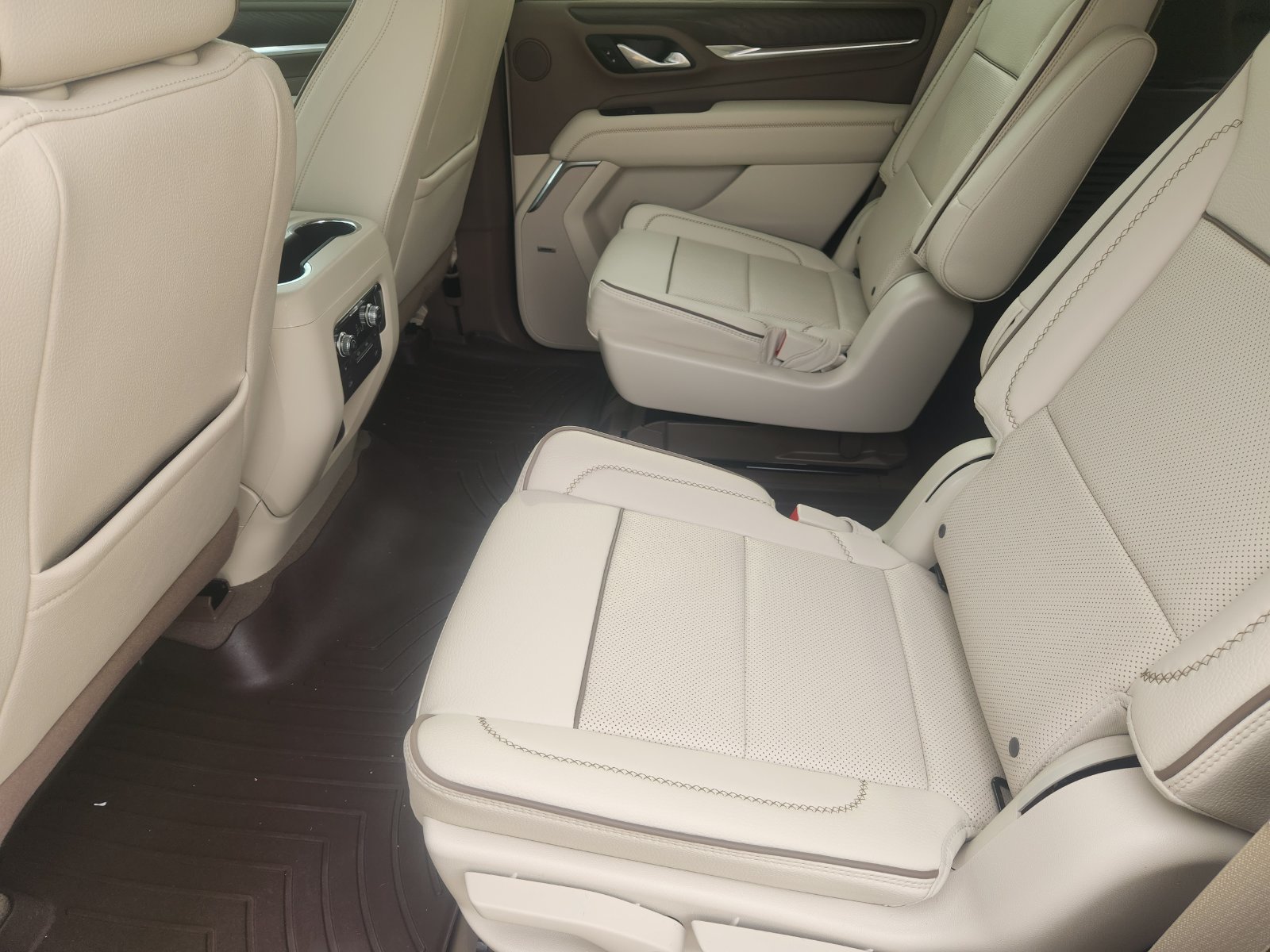 Used 2022 GMC Yukon Denali RWD image 33