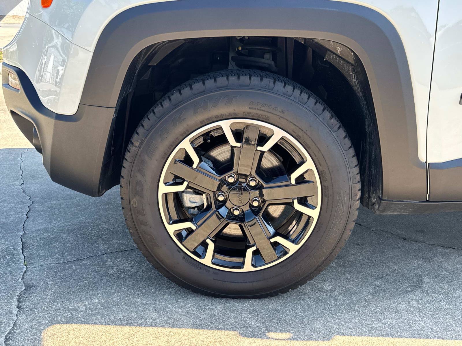 Certified 2023 Jeep Renegade Latitude AWD/4WD image 10