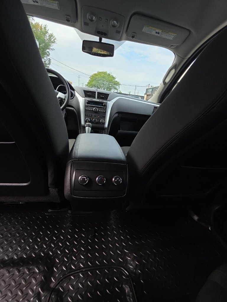 Used 2011 Chevrolet Traverse LT w/ Personal Connectivity Package AWD/4WD image 24