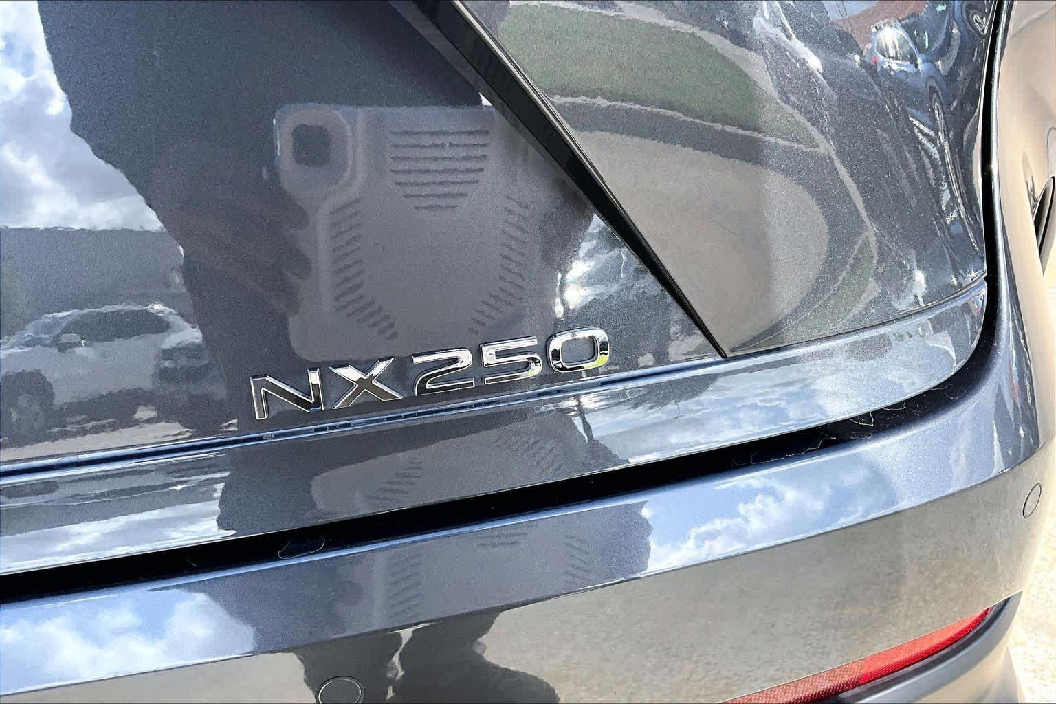Used 2025 Lexus NX 250 FWD w/ Towing Package (2000 Lbs) image 10