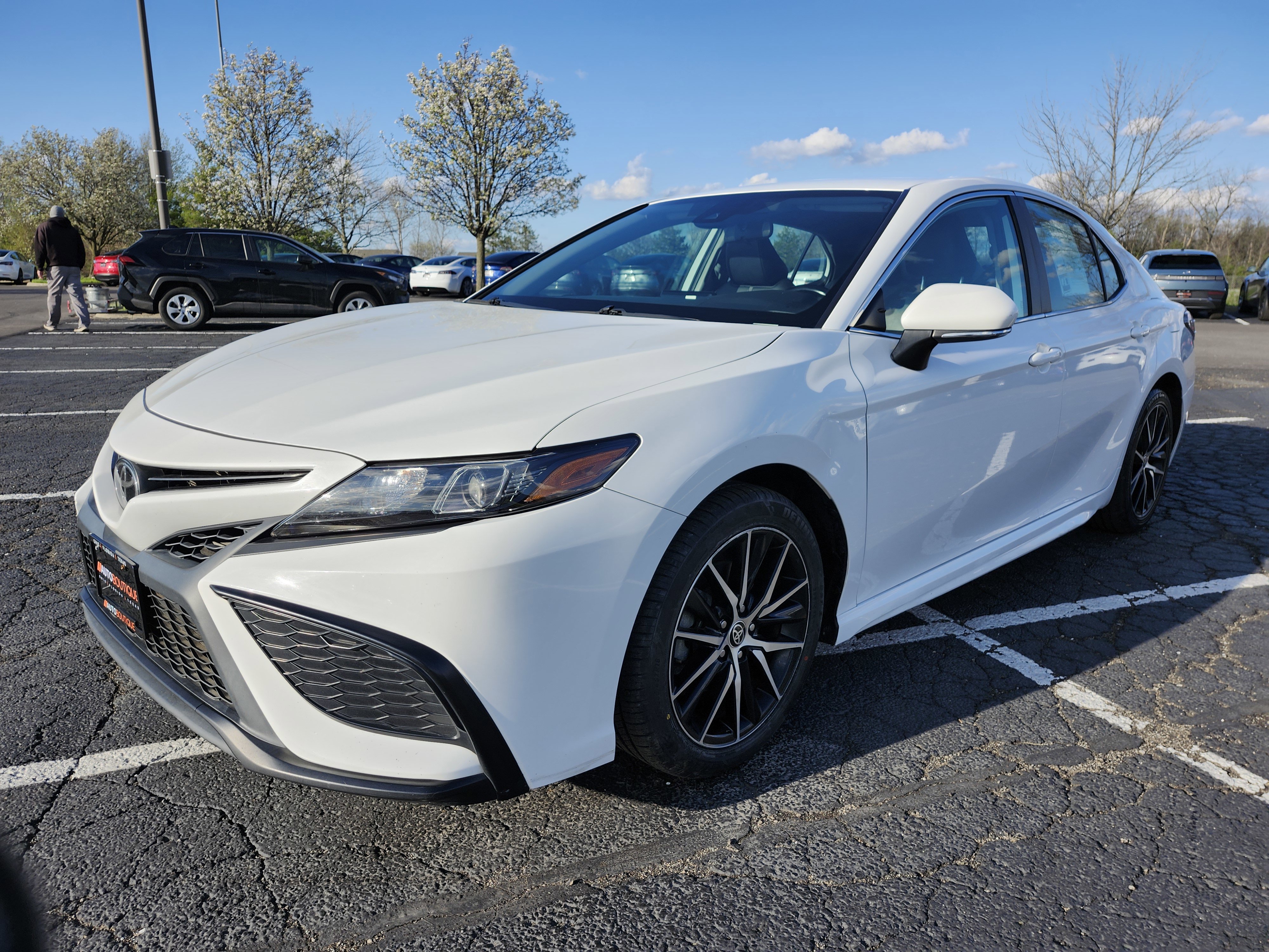 Used 2022 Toyota Camry SE FWD image 11