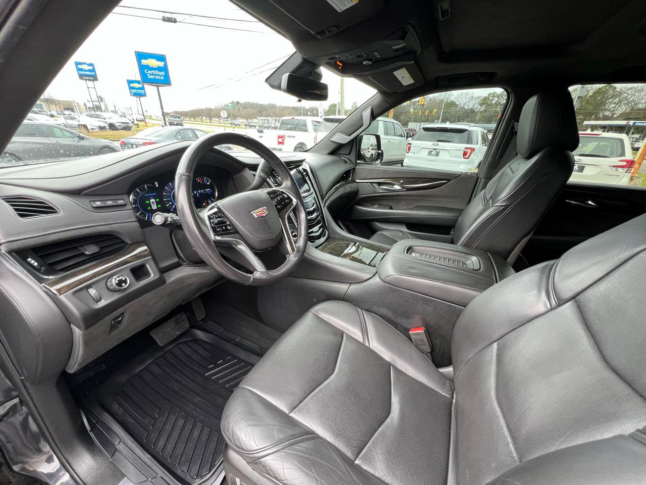 Used 2018 Cadillac Escalade Platinum image 28