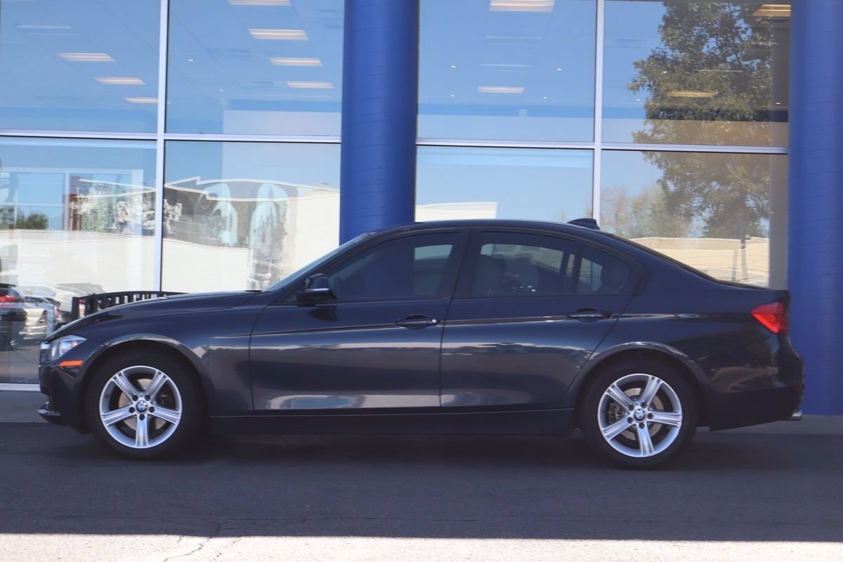 Used 2015 BMW 328i xDrive Sedan AWD/4WD image 2