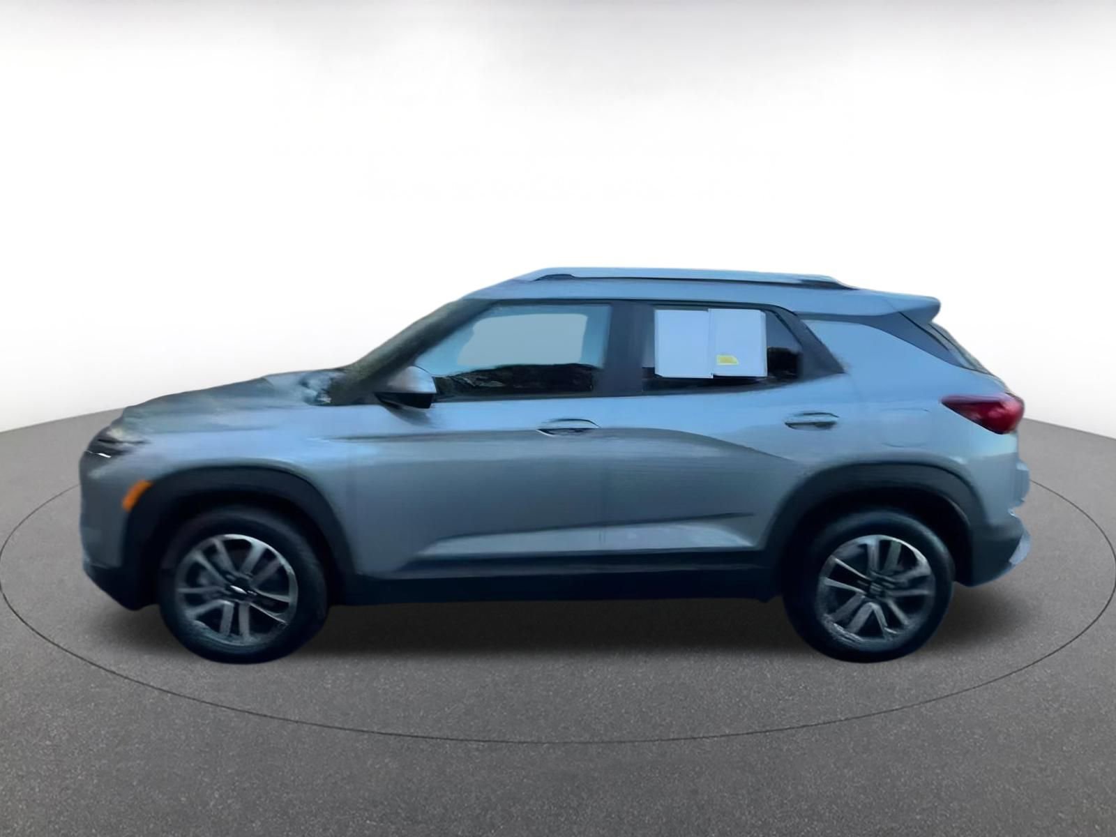 Used 2025 Chevrolet TrailBlazer LT image 9