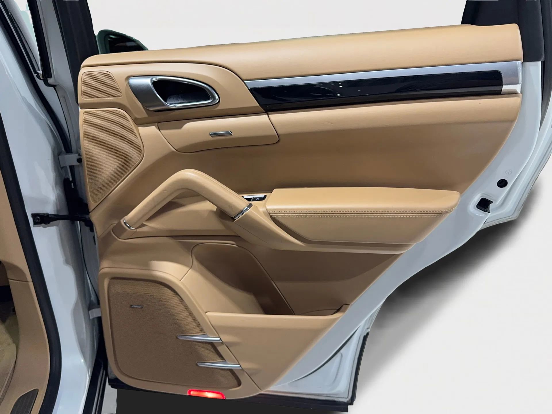 Used 2015 Porsche Cayenne S w/ Premium Package image 23